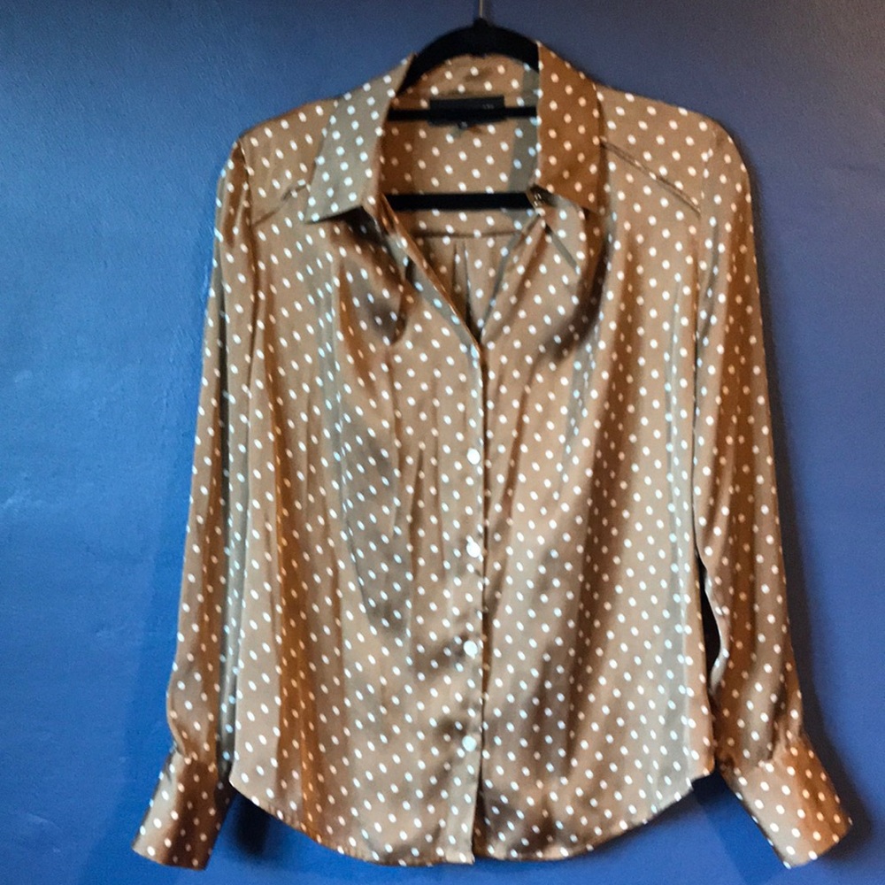 Silky blouse. Polka dots.